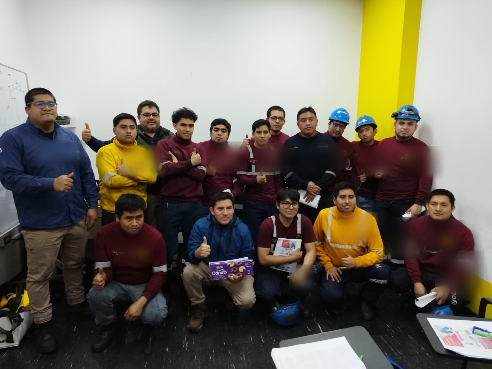Grupo de participantes certificados junto al equipo de INGENIUM A&R SAC